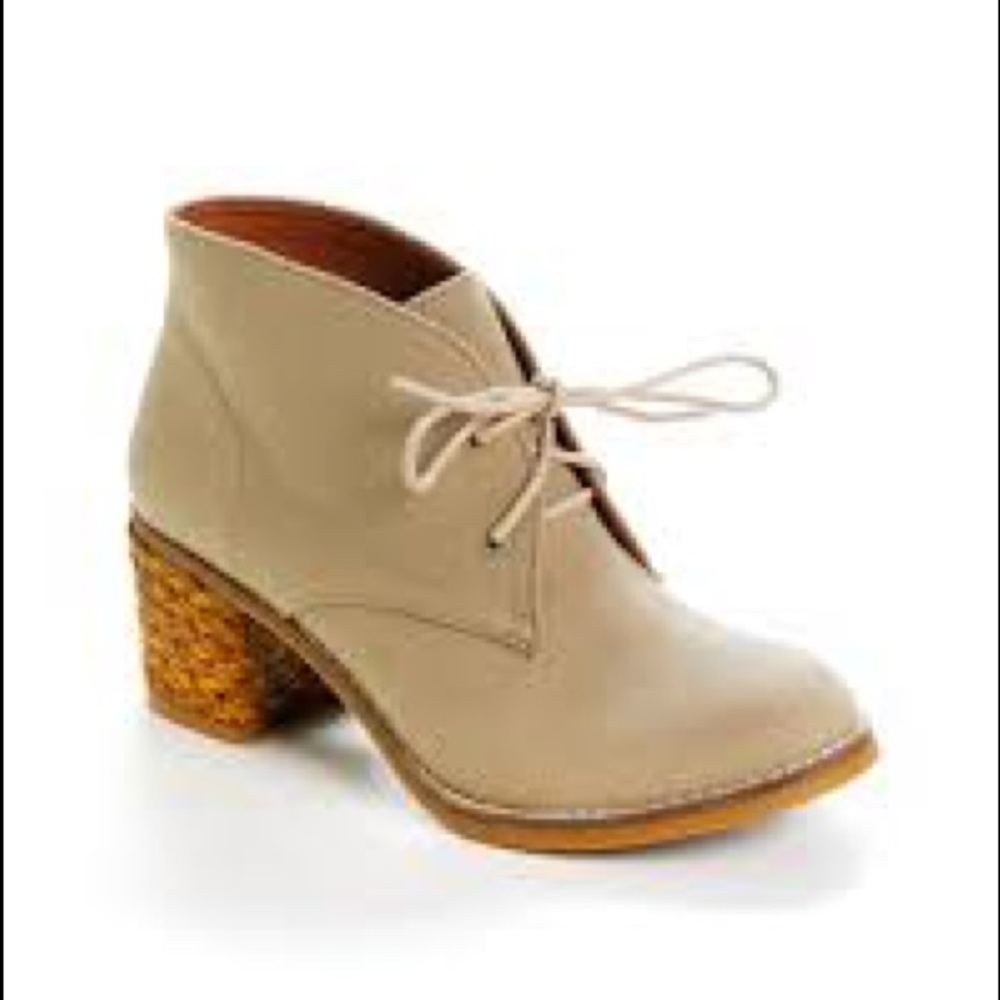Lucky Brand 🍀 canvas tan boots 7.5